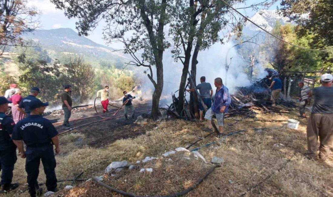 Kumluca ilçesinde meydana gelen yangın, odunlukta başladı ve kullanılmayan bir