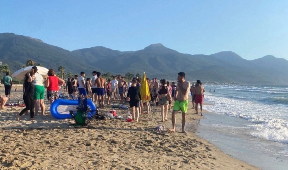 Kuşadası’nda bugün sabah saatlerinden itibaren etkili olan şiddetli rüzgar ve