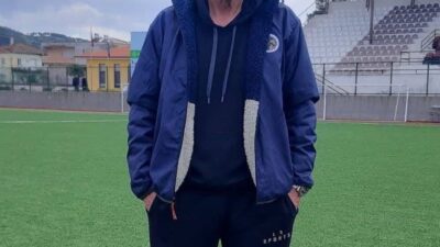 Kuşadası ilçesinde şiddetli rüzgar ve yüksek dalgaların denizde tehlikeli durumlara
