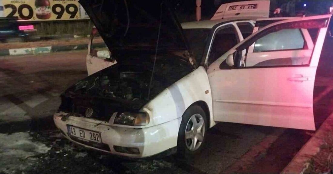 Kütahya’da meydana gelen bir olayda seyir halindeki bir otomobilin motor