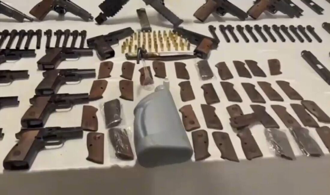 Kütahya il merkezi ve ilçelerinde gerçekleştirilen polis denetimlerinde, durdurulan iki