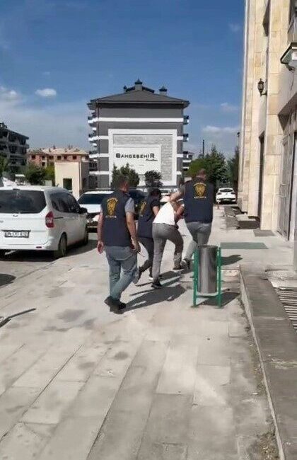Kütahya’da iki çocuğa cinsel istismarda bulunduğu iddiasıyla gözaltına alınan şüpheli,