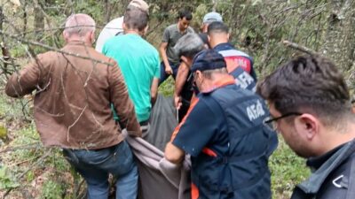 Kütahya’nın Tavşanlı ilçesinde, sarı kantaron toplamak için dağlık alana giden