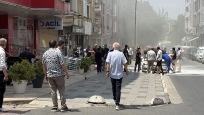 Lüleburgaz ilçesinde seyir halindeki bir lüks otomobilde meydana gelen yangın,