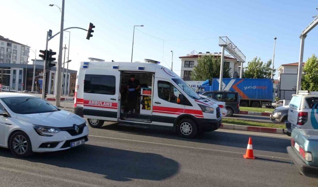 Malatya’nın Çöşnük Kavşağı’nda meydana gelen zincirleme trafik kazasında, 3’ü çocuk