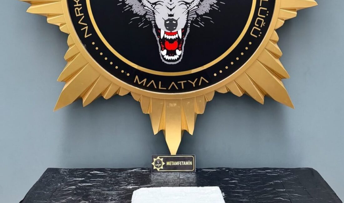 Malatya polisi, bir aracın durdurulması sırasında 1 kilo 6 gram