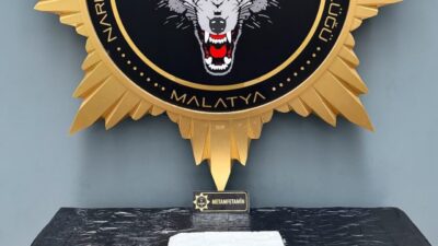 Malatya polisi, bir aracın durdurulması sırasında 1 kilo 6 gram