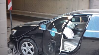 Malatya’da bir sürücü, el frenini çekmeyi unutarak hafif ticari aracını