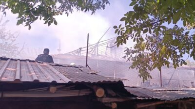 Malatya’nın Hekimhan ilçesinde tek katlı bir ev, bu sabah saatlerinde