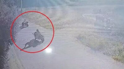 Manavgat ilçesinde meydana gelen trafik kazasında, iki motosiklet çarpıştı ve