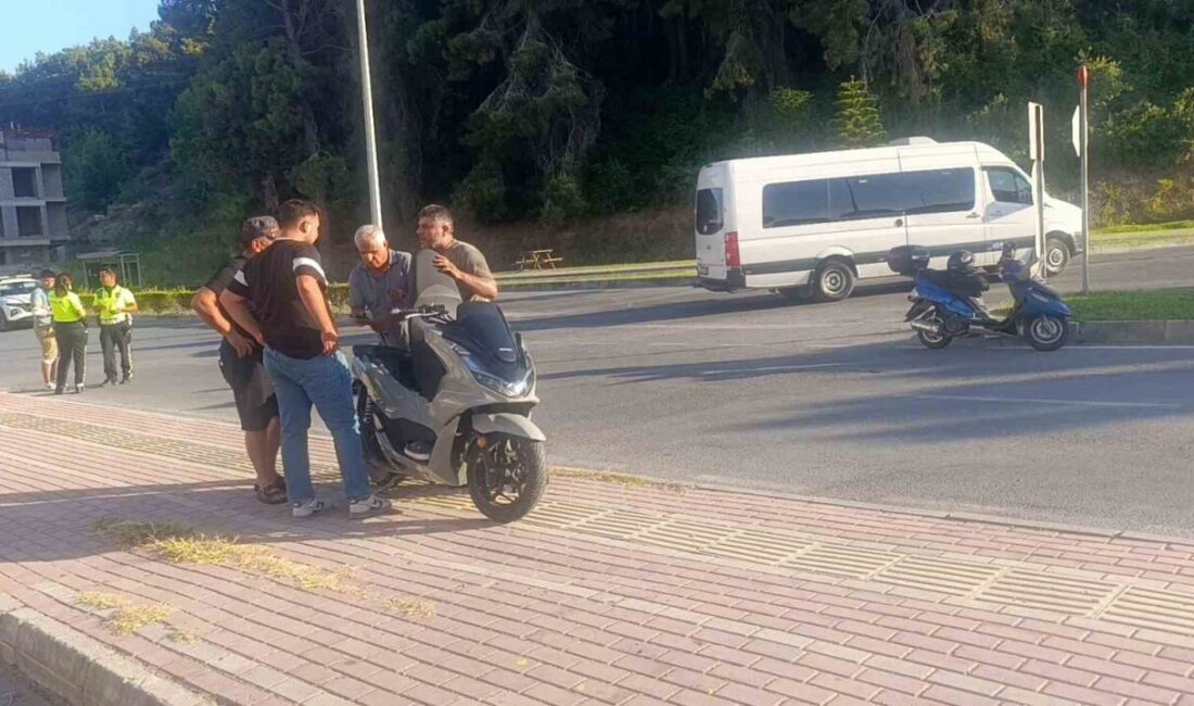 Manavgat ilçesinde, aynı yönde seyir halinde olan iki motosikletin çarpışması