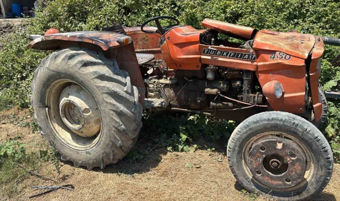 Manavgat ilçesinde meydana gelen acı bir olayda, evinin önünde traktörüyle