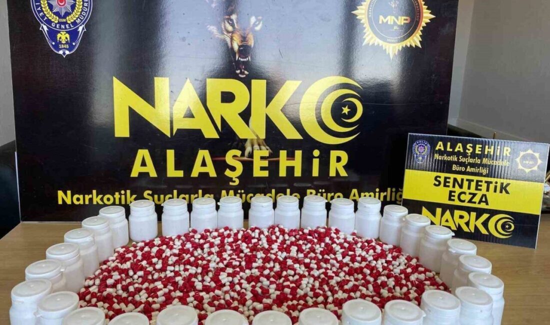 Manisa’nın Alaşehir ilçesinde gerçekleştirilen uyuşturucu operasyonunda bin 803 adet sentetik