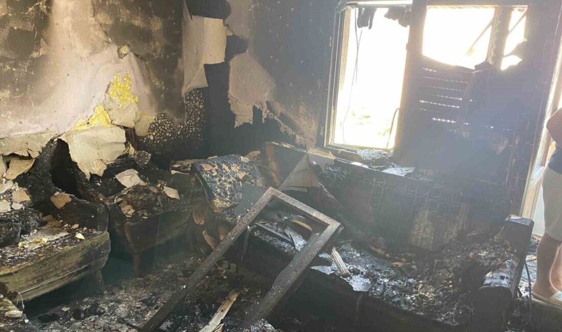 Salihli ilçesindeki 4 katlı bir apartmanın en üst katında çıkan
