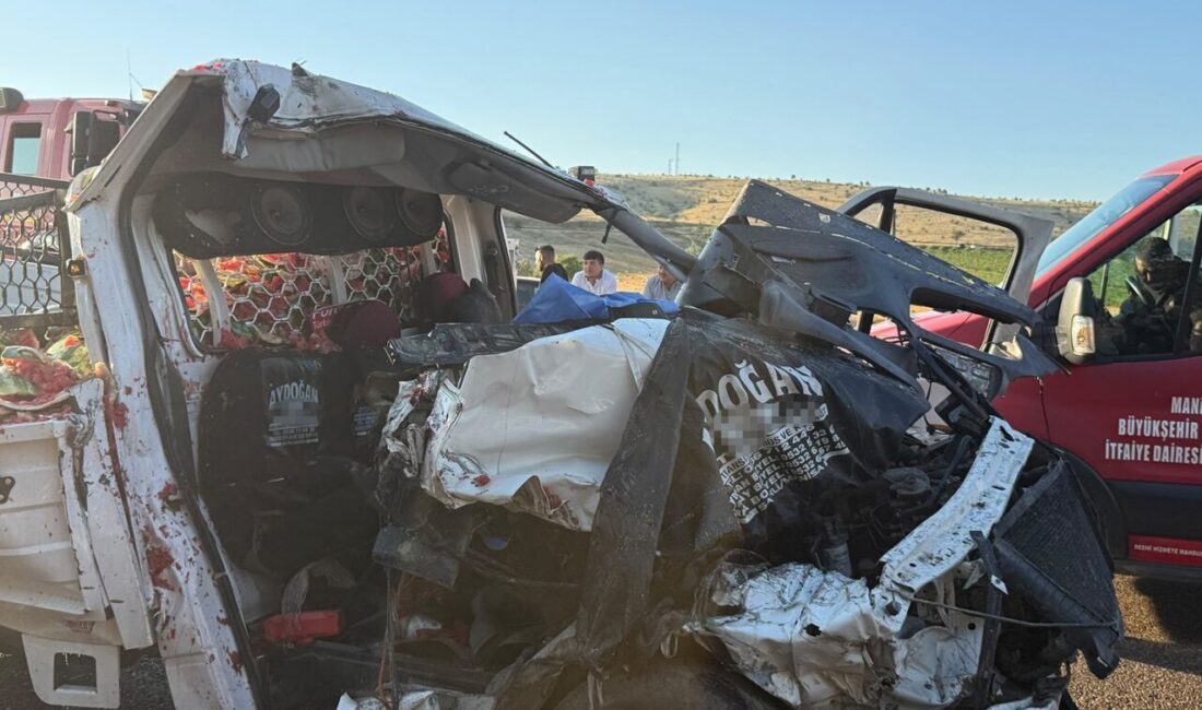 Kula ilçesinde meydana gelen trafik kazasında 18 yaşındaki genç hayatını