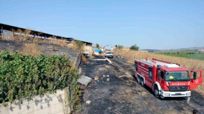 Manyas ilçesine bağlı Eşen Mahallesi’nde meydana gelen yangın, itfaiye ve