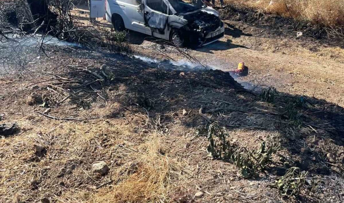 Manyas ilçesine bağlı Kalebayır Mahallesi yolunda bir araçta çıkan yangın,