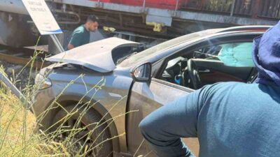 Elazığ’da bir trenin otomobile çarptığı an, o sırada manzarayı kaydeden
