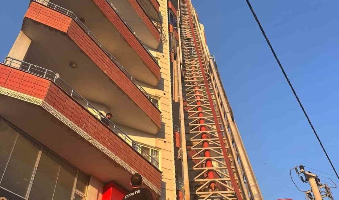 Mardin’in Kızıltepe ilçesinde bulunan 7 katlı bir apartmanın en üst