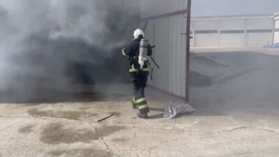 Mardin’in Kızıltepe ilçesindeki bir depoda meydana gelen yangın sonucunda bir