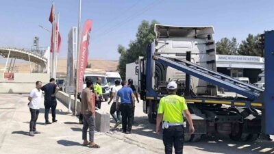 Mardin’in Nusaybin ilçesinde meydana gelen trafik kazasında iki tır çarpıştı