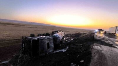 Mardin’in Nusaybin ilçesinde bulunan mazot yüklü bir tanker, Söğütlü Mahallesi