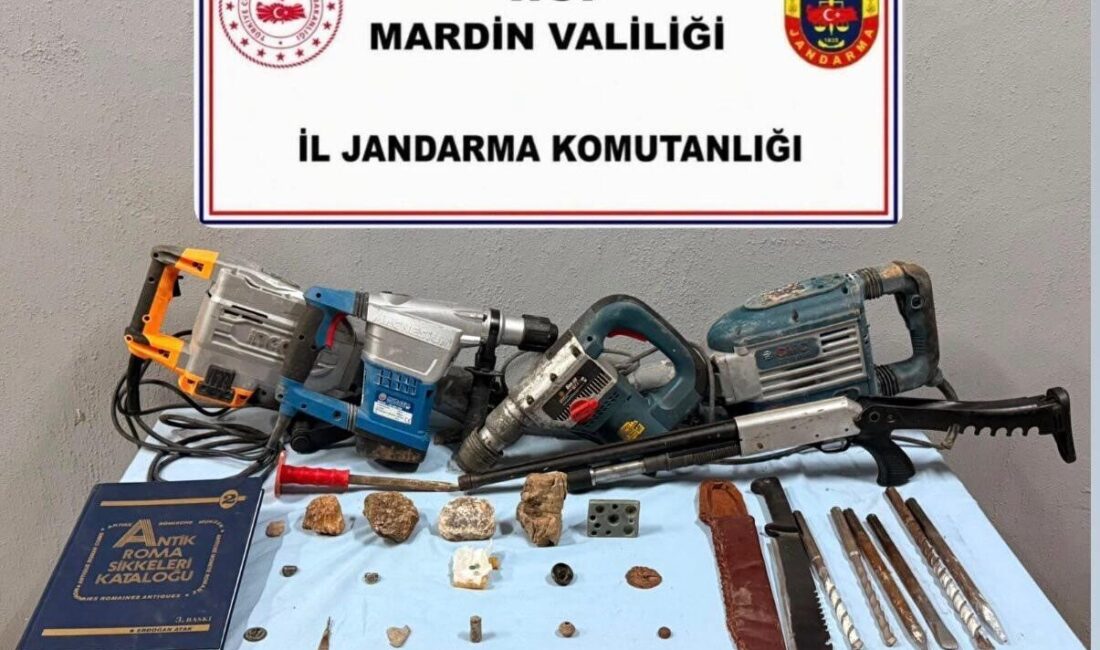 Mardin’de jandarma ekipleri tarafından düzenlenen tarihi eser kaçakçılığı ve yasa