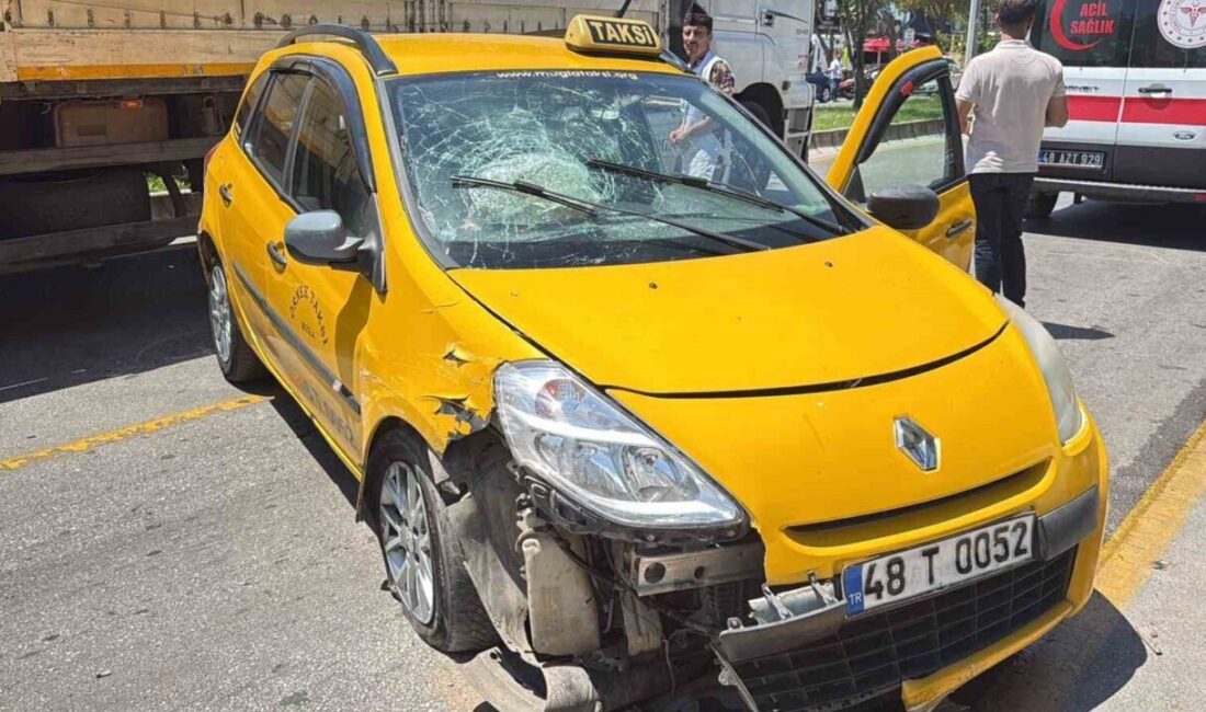 Muğla’nın Menteşe ilçesindeki bir trafik kazasında, kontrolü kaybeden bir taksinin