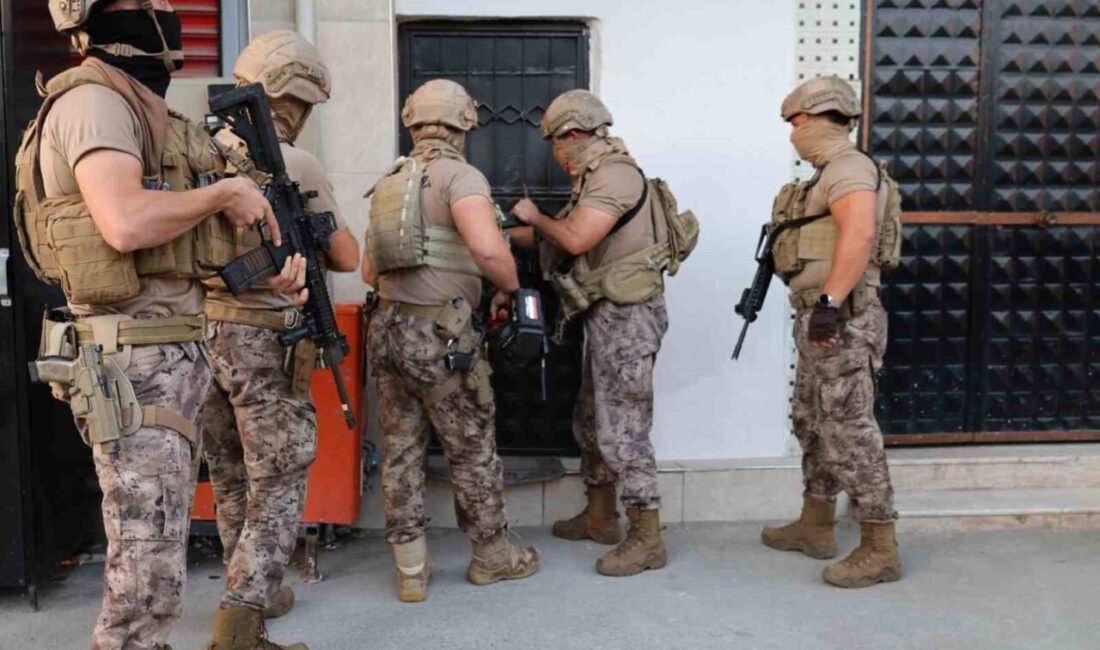Mersin merkezli 11 ilde polis ve jandarma ekiplerinin gerçekleştirdiği iki