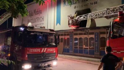 Bursa’nın İnegöl ilçesinde bulunan bir mobilya fabrikasında çıkan yangın, itfaiye