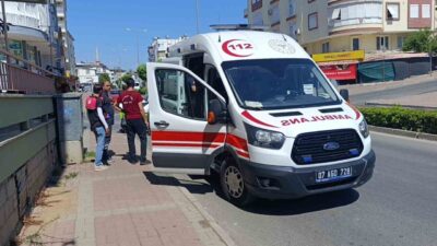 Manavgat ilçesinde meydana gelen trafik kazasında bir motosiklet ile bir