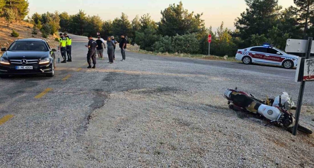 Mersin’in Mut ilçesinde bir motosikletin otomobile arkadan çarpması sonucu 2