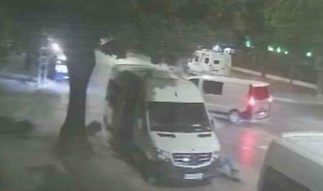 Adapazarı ilçesinde meydana gelen bir trafik kazasında iki motosiklet sürücüsü