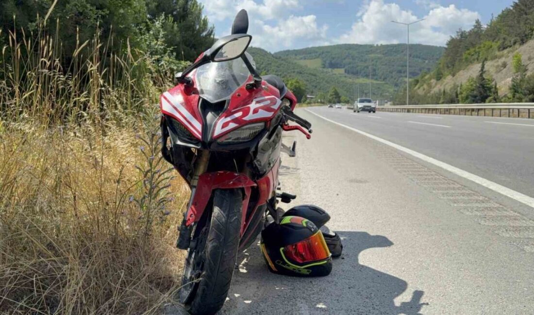 Samsun’un Atakum ilçesinde meydana gelen trafik kazasında, bir motosikletin bir