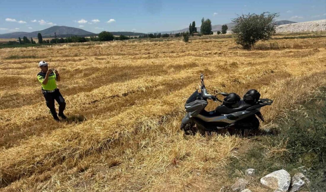 Afyonkarahisar’da meydana gelen trafik kazasında, Emirdağ ilçesi Tabaklar köyü yakınlarında