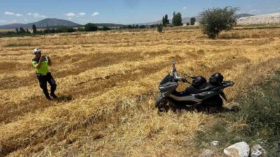 Afyonkarahisar’da meydana gelen trafik kazasında, Emirdağ ilçesi Tabaklar köyü yakınlarında