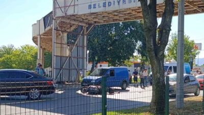 Bursa’nın Mudanya ilçesinde meydana gelen trafik kazasında otomobil ile motosiklet