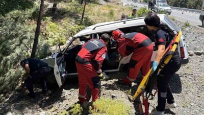 Muğla-Denizli karayolunda Çakmak Mahallesi’nde meydana gelen tek taraflı trafik kazasında