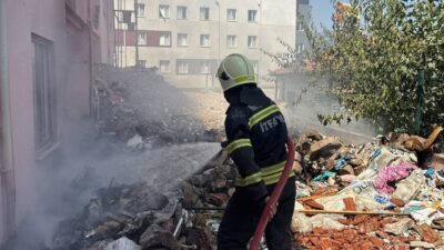Kötekli Mahallesi’nde bulunan atıl bir bina alanında çıkan yangın, hareketli