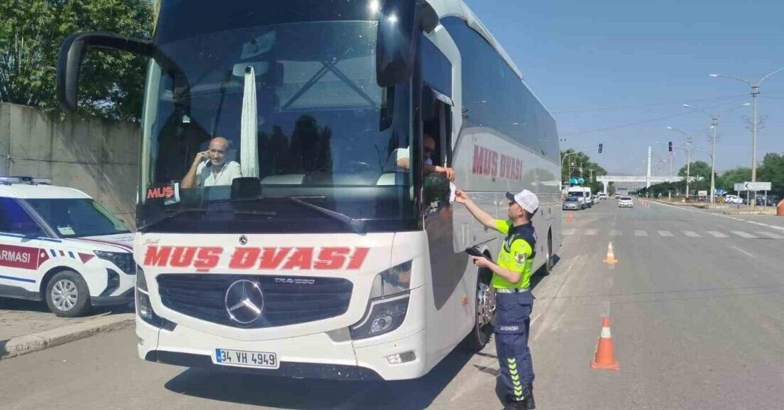 Muş ilinde faaliyet gösteren Trafik Jandarma ekipleri, Muş-Bingöl kara yolundaki