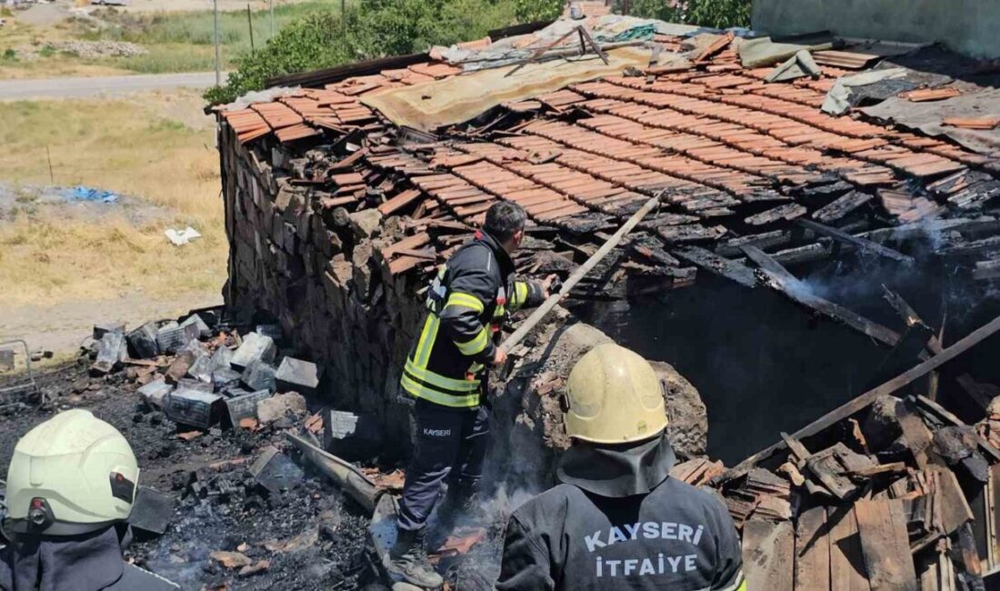 Kocasinan ilçesindeki bir evin eklentisindeki kömürlükte çıkan yangın, itfaiye ekiplerinin