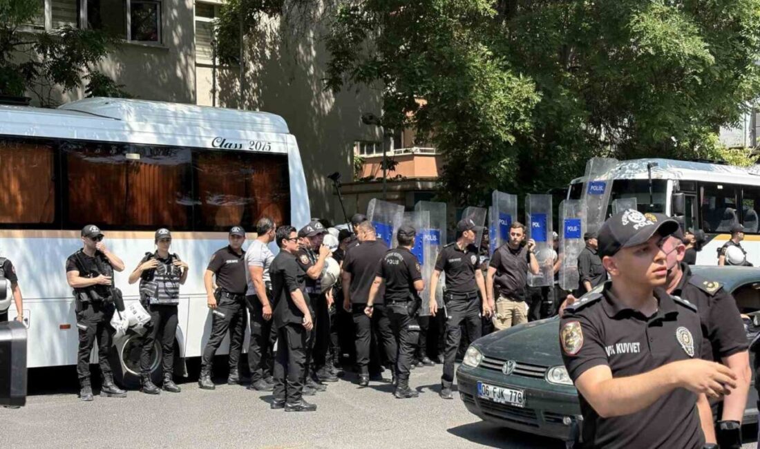 NATO karşıtı bir grup, Ankara’da izinsiz olarak eylemde bulunduğundan dolayı