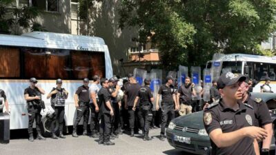 NATO karşıtı bir grup, Ankara’da izinsiz olarak eylemde bulunduğundan dolayı