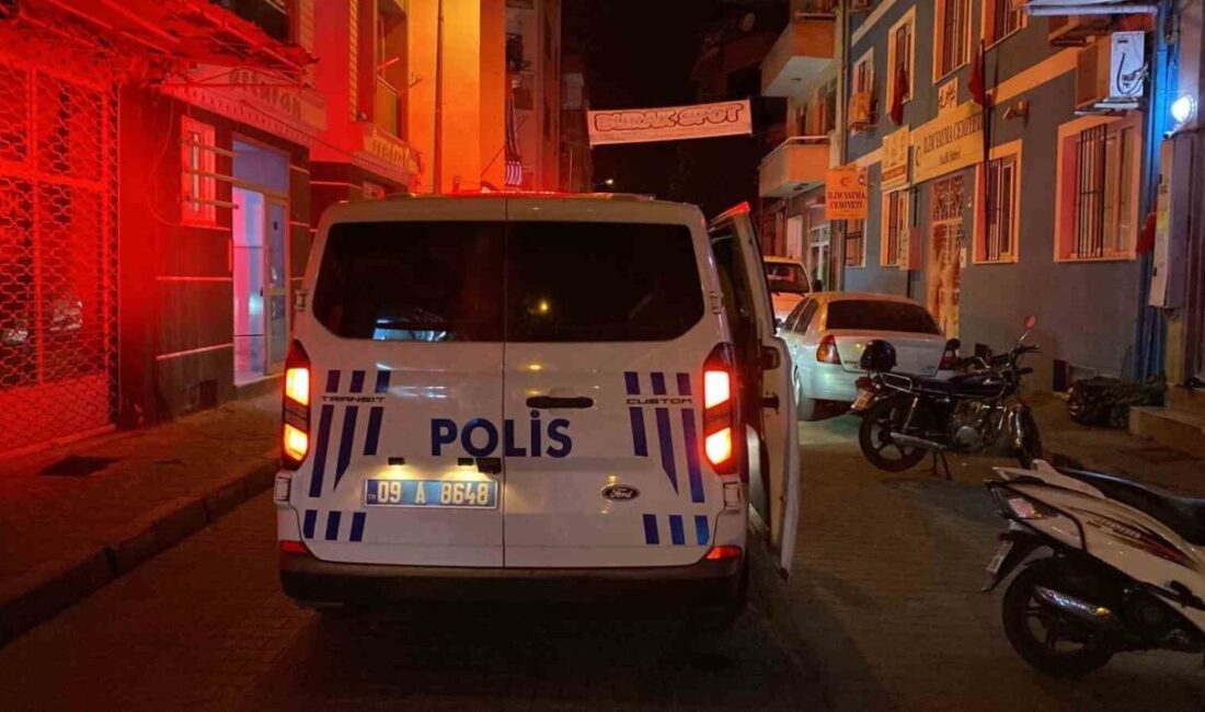 Nazilli’de akşam saatlerinde meydana gelen bıçaklı kavgada yaralanan bir genç,
