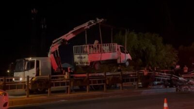 Niğde’de meydana gelen zincirleme trafik kazasında 3 araç birbirine girdi