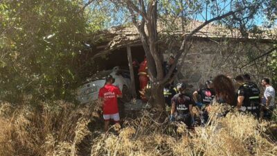 Muğla’nın Seydikemer ilçesinde gerçekleşen bir trafik kazasında, düğün hazırlığı yapan