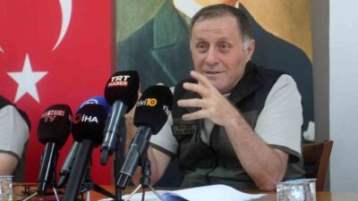 Balıkesir Orman Bölge Müdürü Musa Şen, yerel basın mensuplarıyla bir