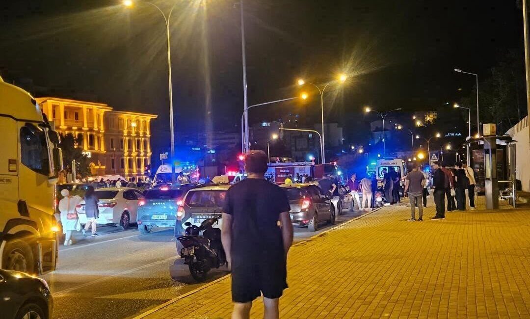 Bilecik’te dün gece meydana gelen trafik kazasında, Abdulhamithan Bulvarı’nda Yeni