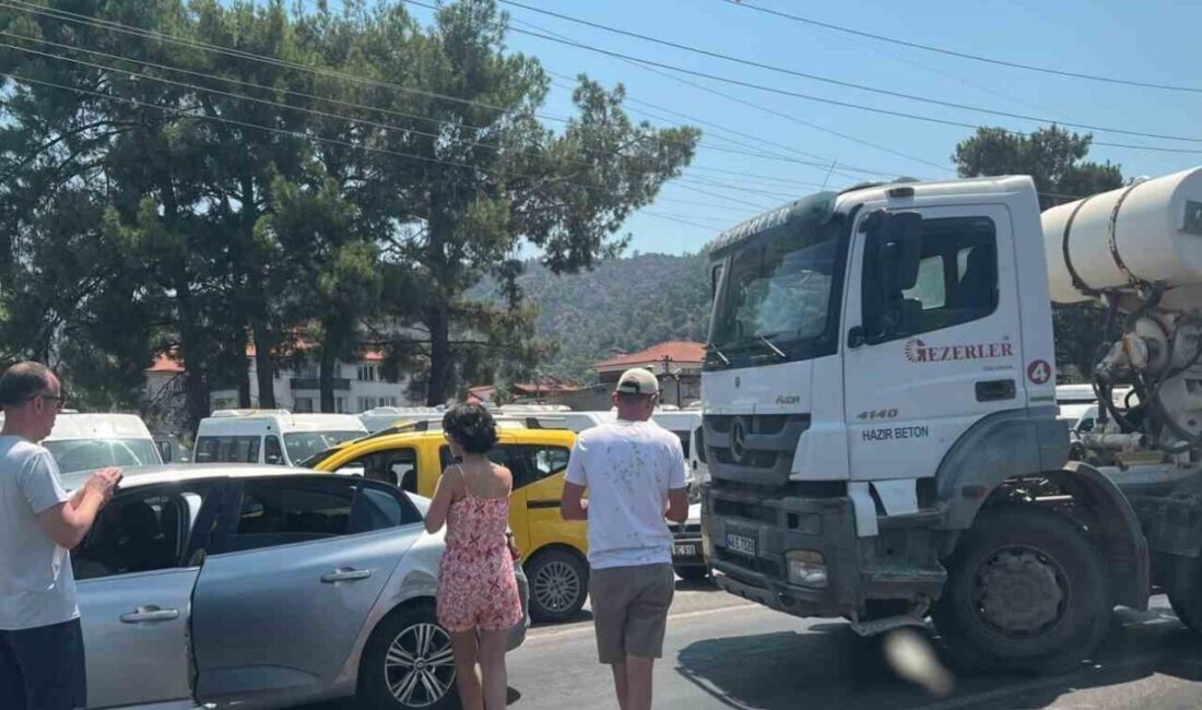 Muğla’nın Ortaca ilçesinde meydana gelen zincirleme trafik kazasında 3 araçta