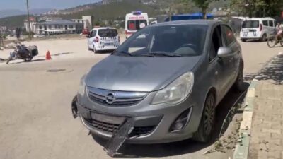 Osmaniye’nin Bahçe ilçesinde meydana gelen trafik kazasında, motosikletle otomobilin çarpışması